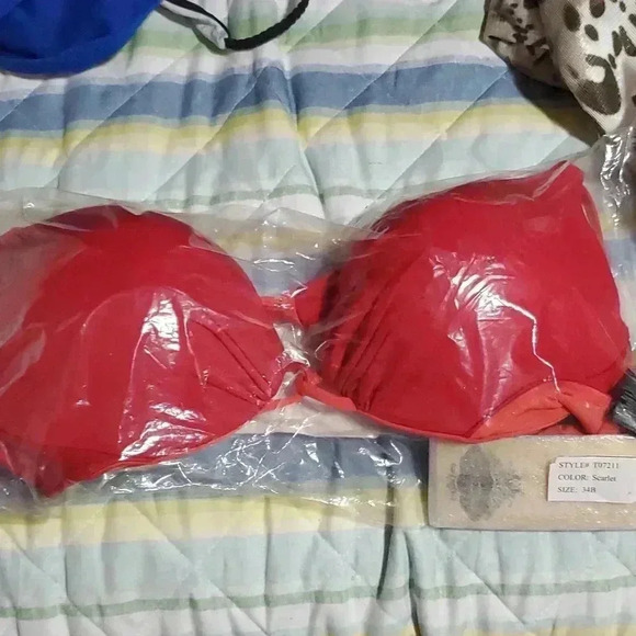 ☆☆☆Scarlet bikini top - Picture 1 of 3